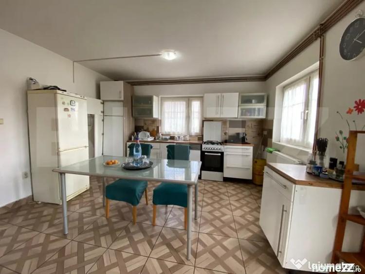 Casă cu 4 camere cu Teren 1275 Mp în Seceani