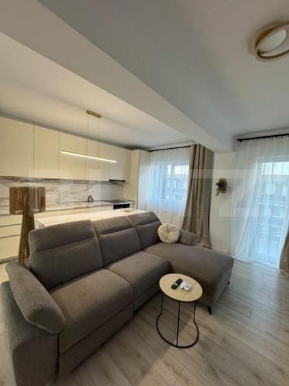 Apartament cu 2 camere semidecomandat, mobilat în Florești