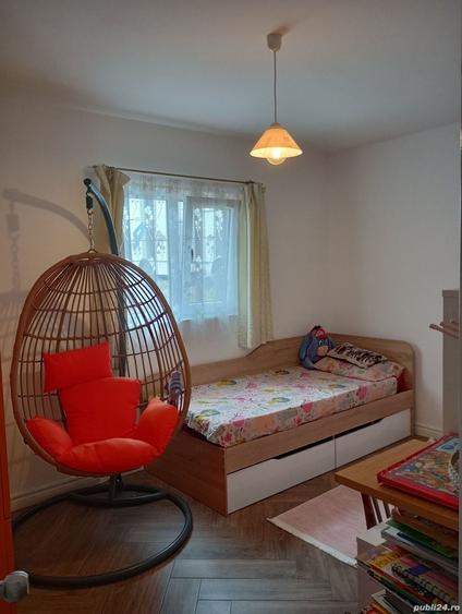 Casă cu 6 camere cu Teren 1200 Mp în Siminoc