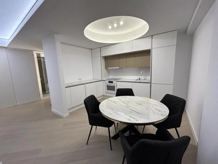 Apartament cu 3 camere, mobilat în Aviației