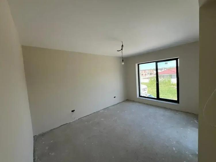 Casă individuală cu 4 camere cu Teren 420 Mp în Corbeanca