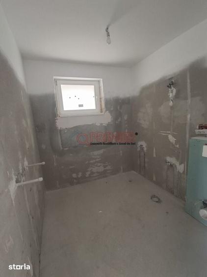 Apartament cu 4 camere în Metalurgiei