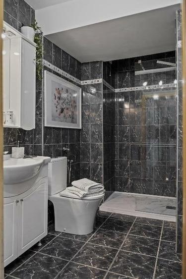 Apartament cu 2 camere semidecomandat, mobilat în P-ța Romană