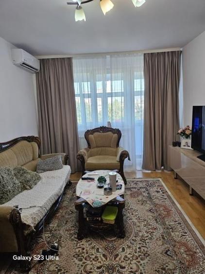 Apartament cu 3 camere decomandat în Basarabia
