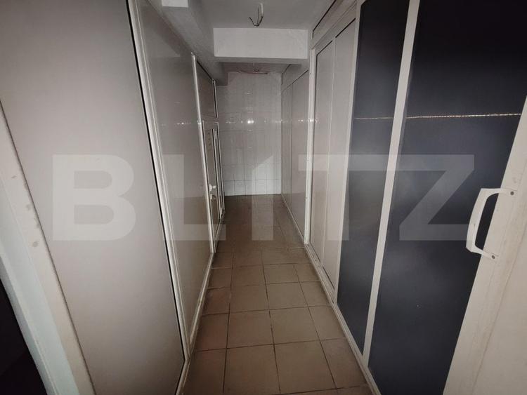 Spațiu comercial, de 400 mp, în Jibou