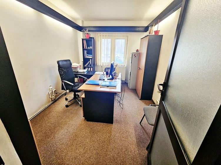 Apartament cu 4 camere decomandat în Păcurari