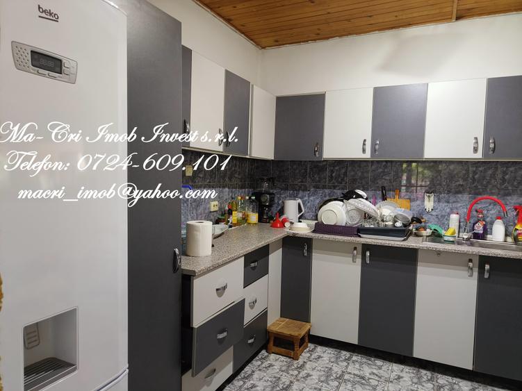 Casă individuală cu 5 camere cu Canalizare în Gruiu