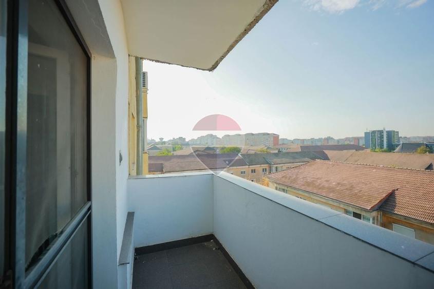 Apartament cu 3 camere decomandat în Rogerius