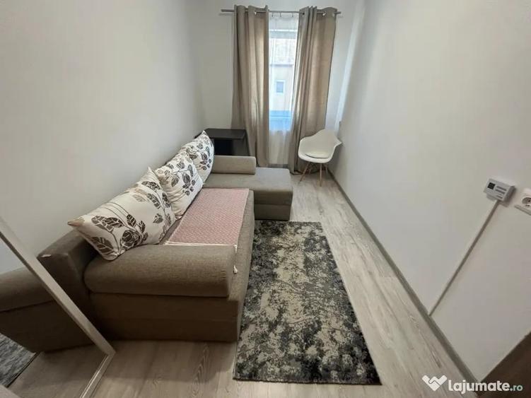 Garsonieră decomandată în Central