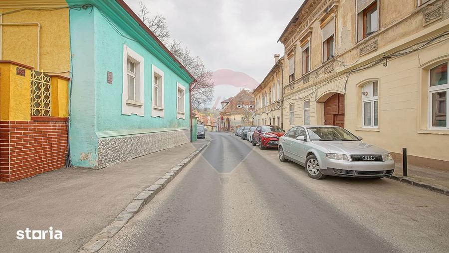 Apartament cu 2 camere, mobilat în Schei