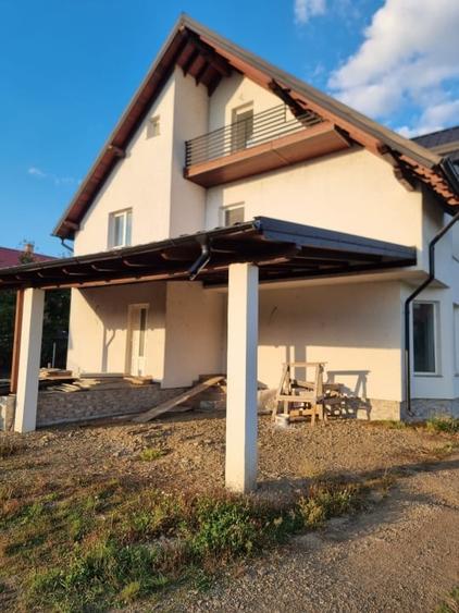 Duplex cu 6 camere cu Garaj în Sud