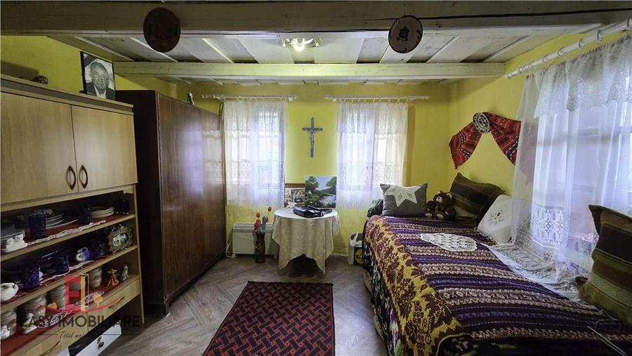 Casă cu 2 camere cu Teren 800 Mp în Acățari