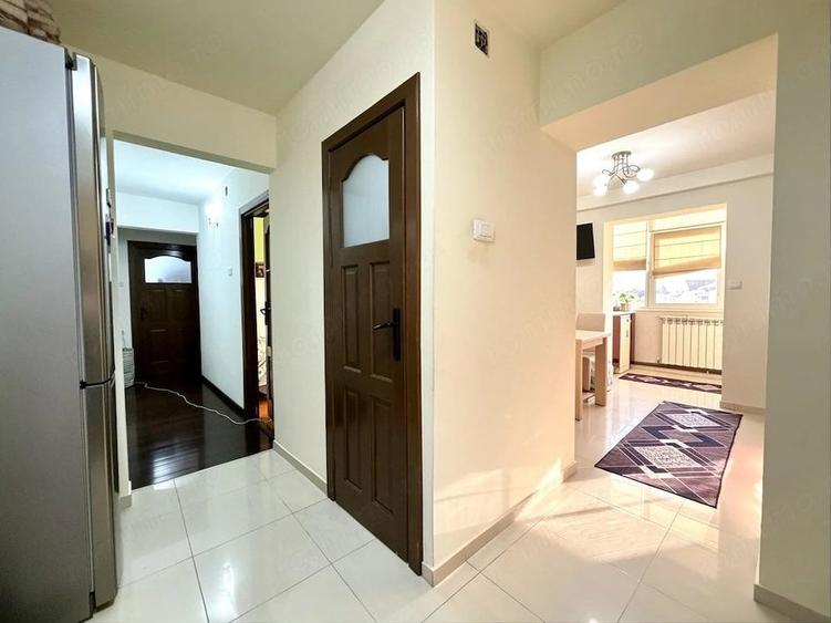 Apartament cu 3 camere decomandat în Lunei