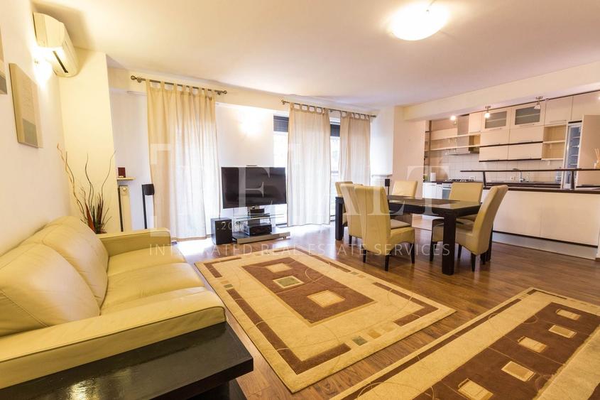 Apartament cu 3 camere semidecomandat, mobilat în Ștefan cel Mare
