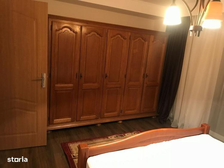 Apartament cu 3 camere decomandat în Teilor