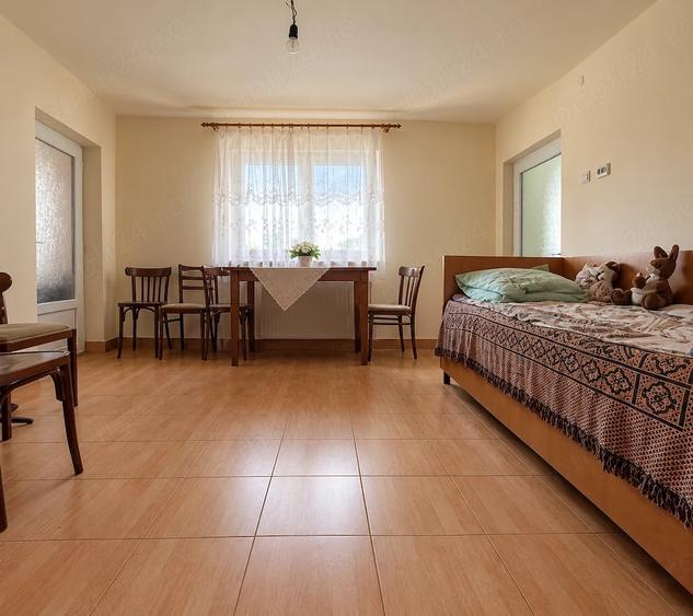 Casă cu 3 camere cu Teren 1140 Mp în Central