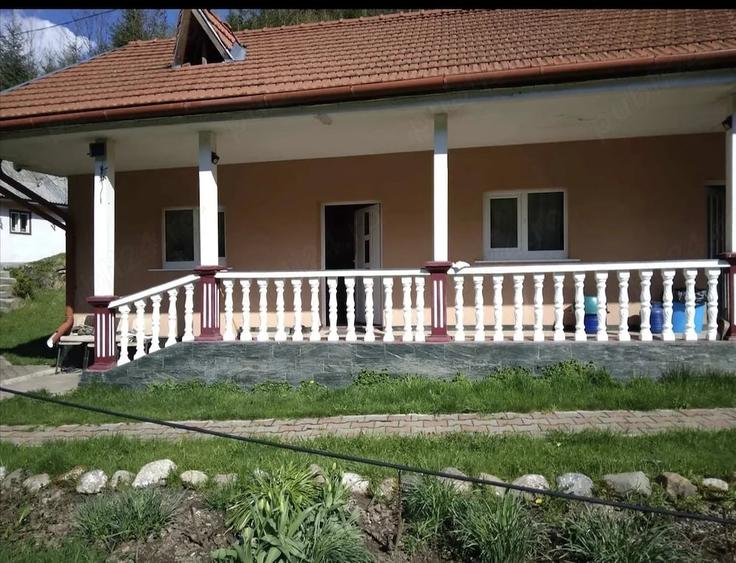 Casă cu 4 camere cu Teren 1900 Mp în Central