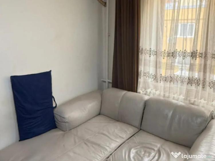Apartament 2 camere, 26.83 mp, zona Pia?a Valea Ro?ie - 3