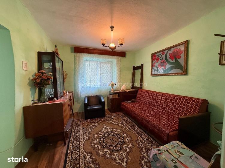 Casă cu 4 camere cu Teren 1531 Mp în Pecineaga