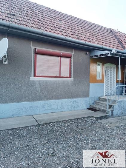 Casă individuală cu 3 camere cu Teren 1167 Mp în Dumitra