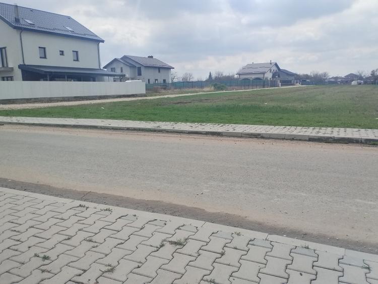 Teren Construcții intravilan de 450 mp, în Dragomirești-Vale