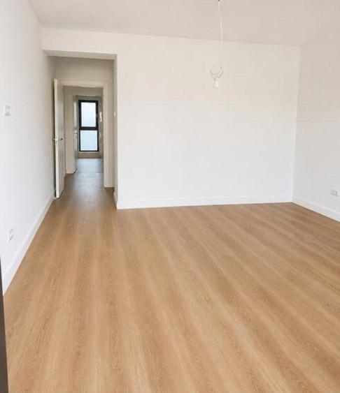 Casă cu 8 camere cu Teren 295 Mp în Dorobanți