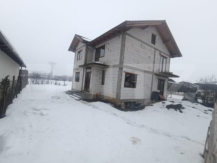 Casă individuală cu 8 camere cu Canalizare în Ampoi 3