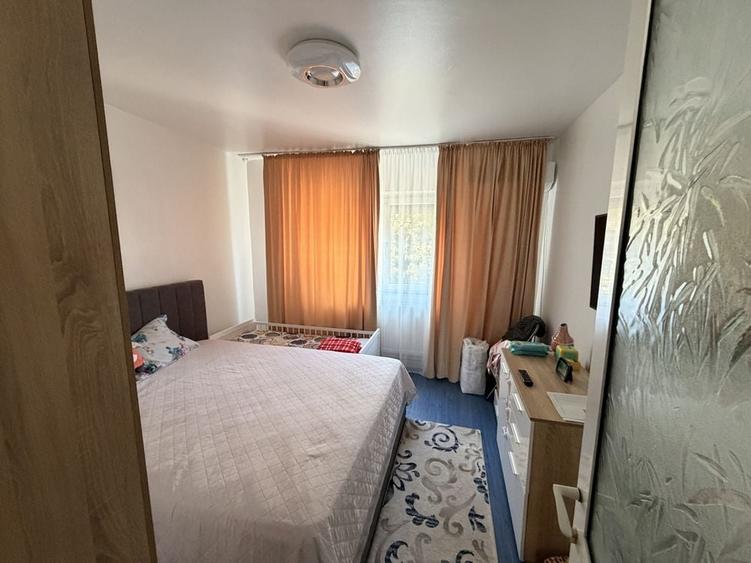 Apartament cu 3 camere decomandat în Sud