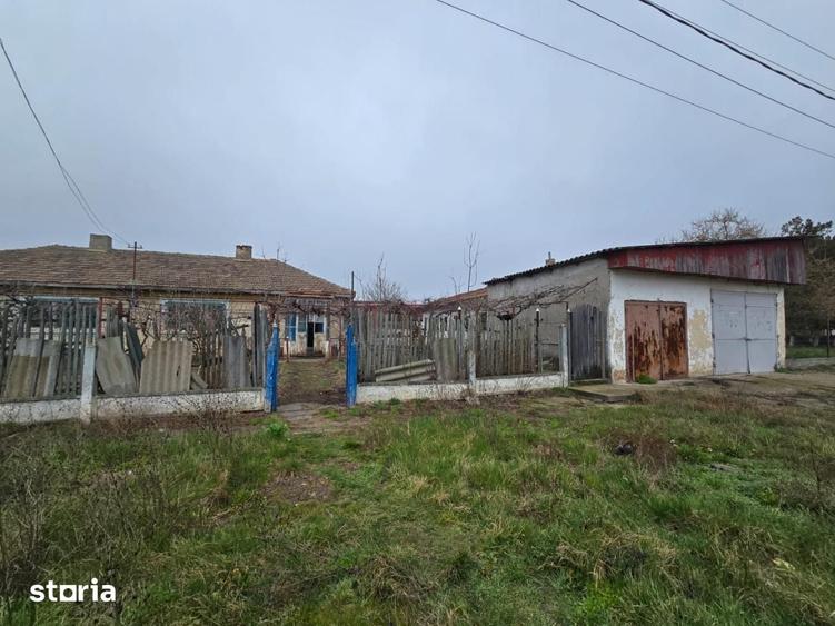 Casă cu 3 camere cu Teren 1763 Mp în Topraisar