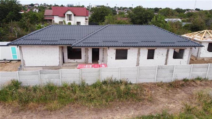 Casă cu 3 camere cu Teren 1533 Mp în Cârcea