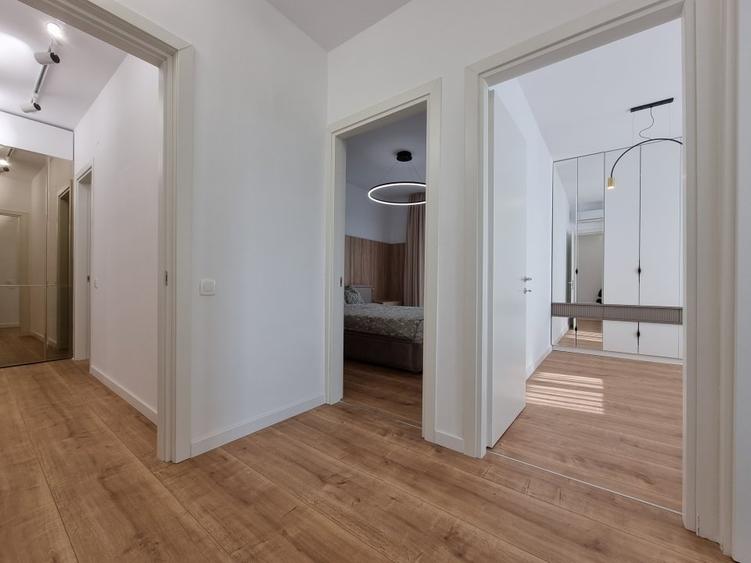 Apartament cu 3 camere semidecomandat, mobilat în Sisești