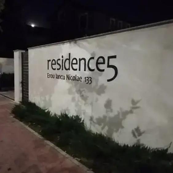 Garsonieră decomandată, mobilată în Iancu Nicolae
