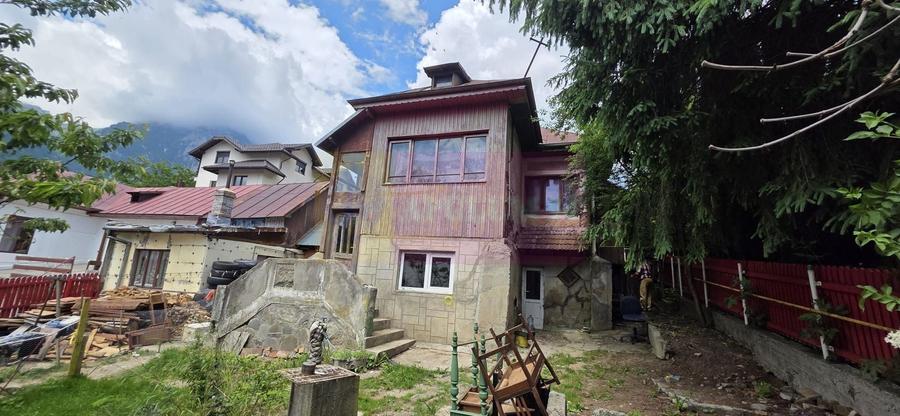 Casa batraneasca cu teren de vanzare in Busteni - 1
