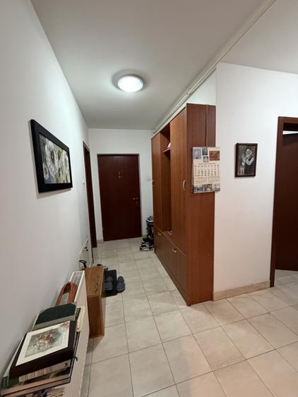 Apartament cu 2 camere decomandat, mobilat în Soarelui