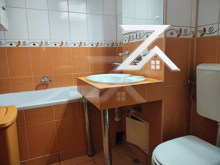 Apartament cu 4 camere decomandat în George Enescu