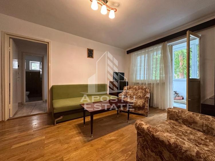 Apartament cu 2 camere semidecomandat, mobilat în Grădiște