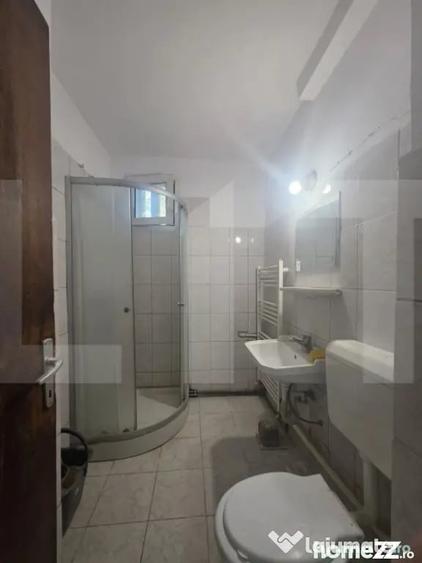 Apartament cu 3 camere decomandat în Sud