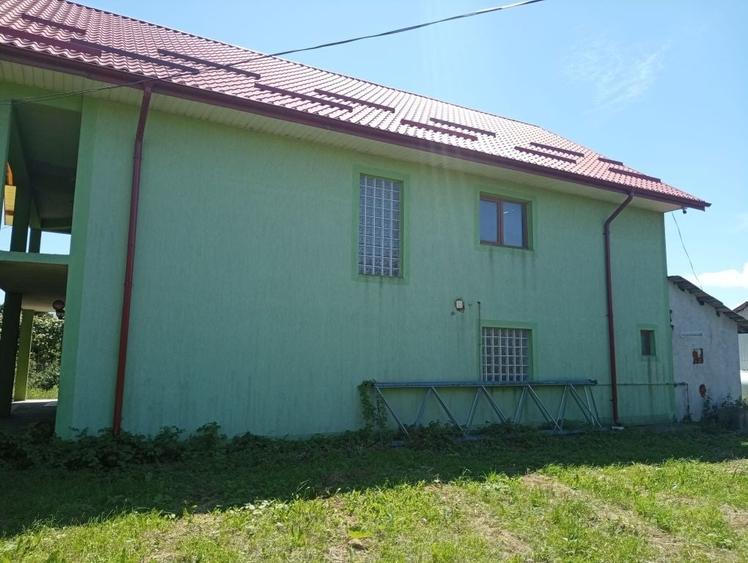 Casă cu 4 camere în Vadu Moldovei