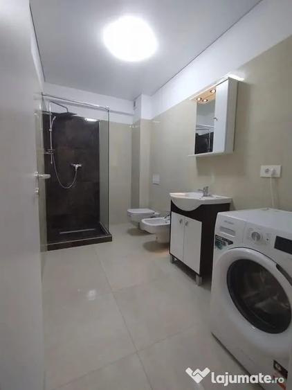 Apartament cu 2 camere semidecomandat în Micro 17