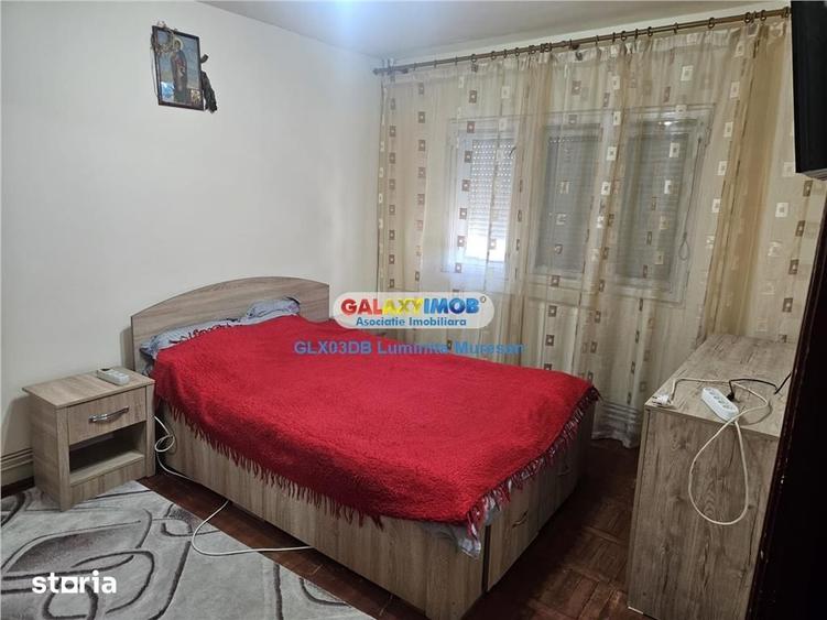 Apartament cu 2 camere decomandat, mobilat în Micro 4