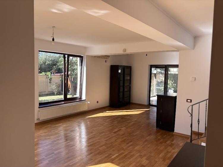 Duplex cu 5 camere cu Garaj în Fundeni
