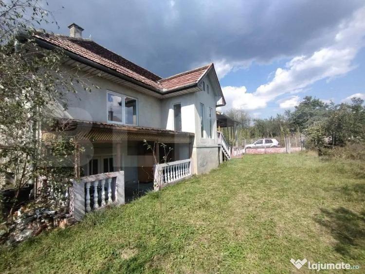 Casă cu 3 camere cu Teren 800 Mp în Central