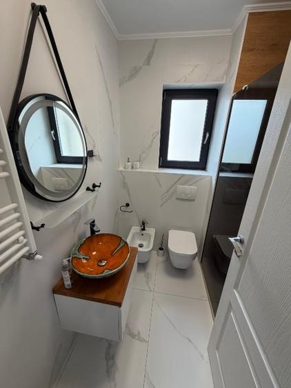 Apartament cu 3 camere decomandat, mobilat în Lujerului