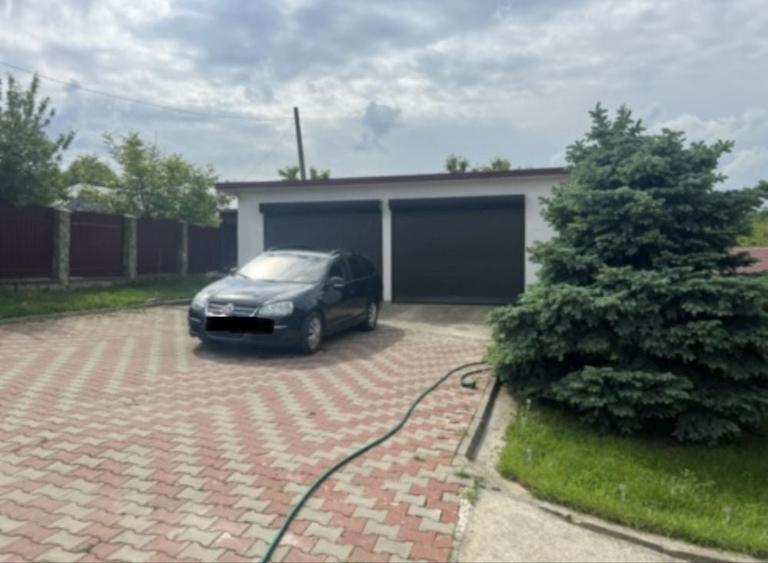 Casă cu 4 camere în Bârnova