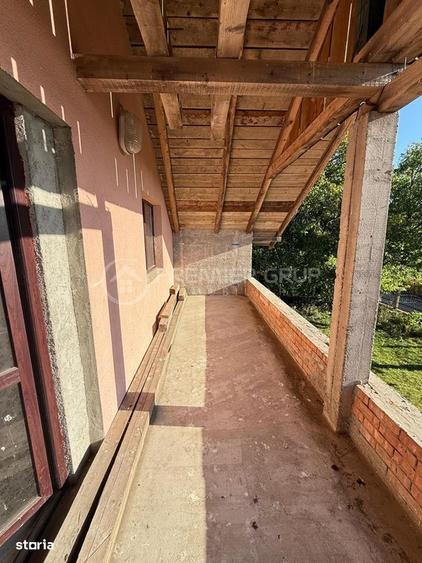 Casă cu 4 camere cu Teren 1517 Mp în Hadâmbu