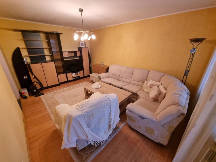 Apartament cu 3 camere decomandat, mobilat în Tomis Nord