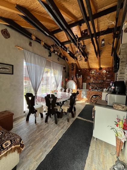 Casă cu 4 camere în Rucăr