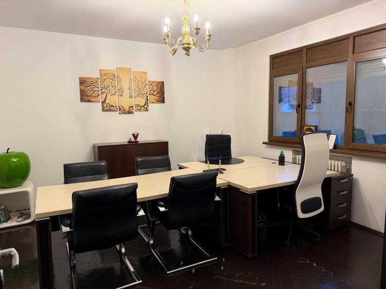 Apartament cu 3 camere în Romană