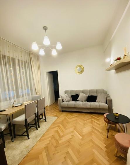 Apartament cu 2 camere semidecomandat, mobilat în Calea Victoriei