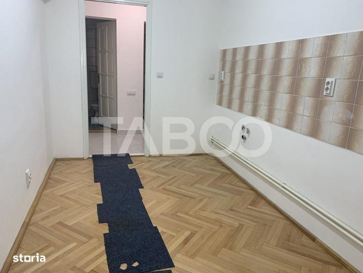 Spațiu comercial, de 300 mp, în Central